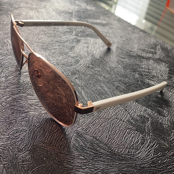 DVF WHITE & ROSE GOLD AVIATOR SUNGLASSES - Picture 2 of 5